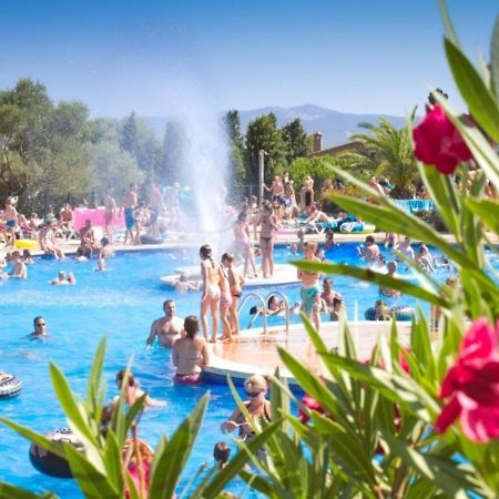 Castell Montgri - Mobile Homes By Lifestyle Holidays レスタルティット エクステリア 写真