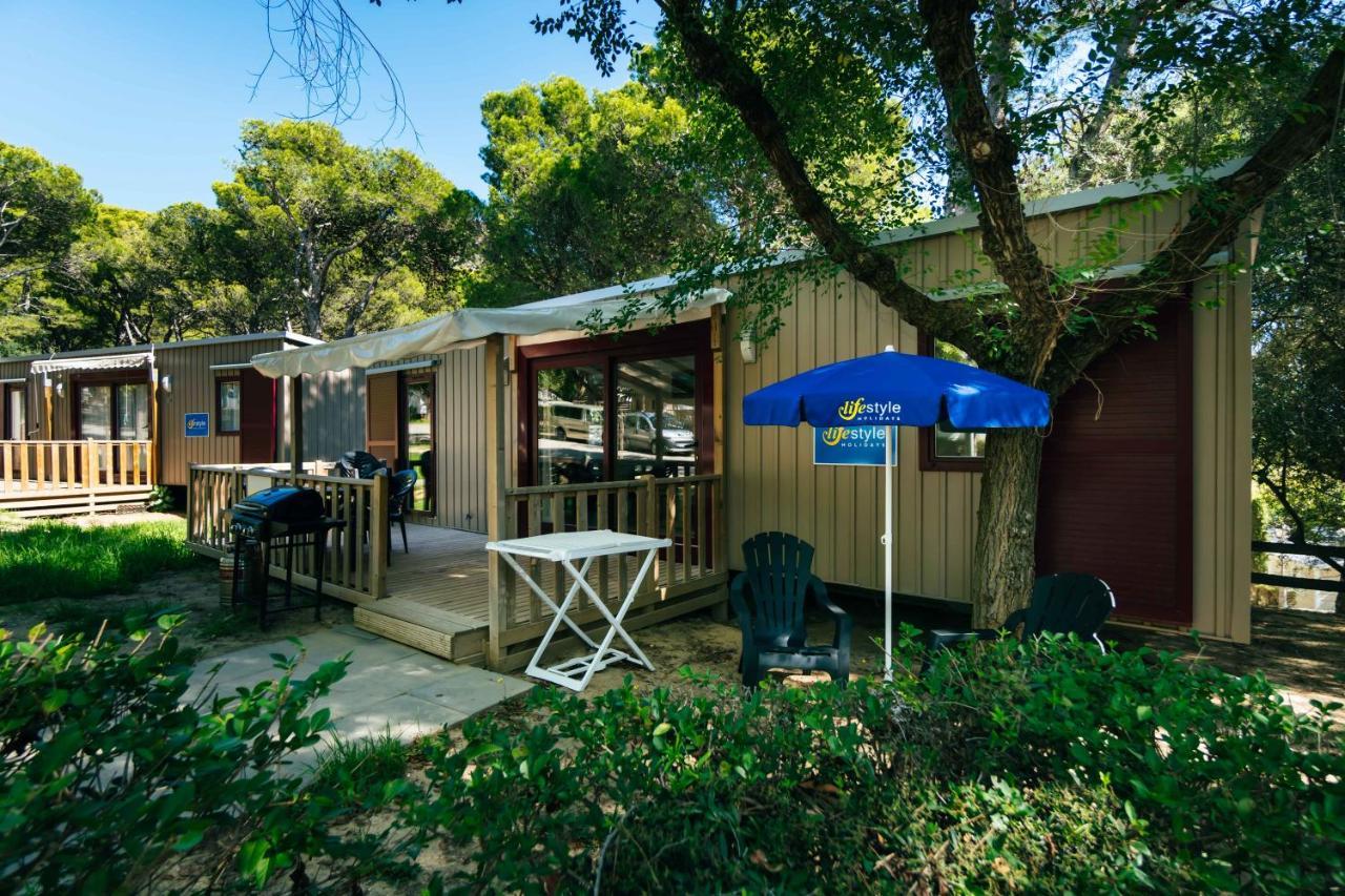 Castell Montgri - Mobile Homes By Lifestyle Holidays レスタルティット エクステリア 写真