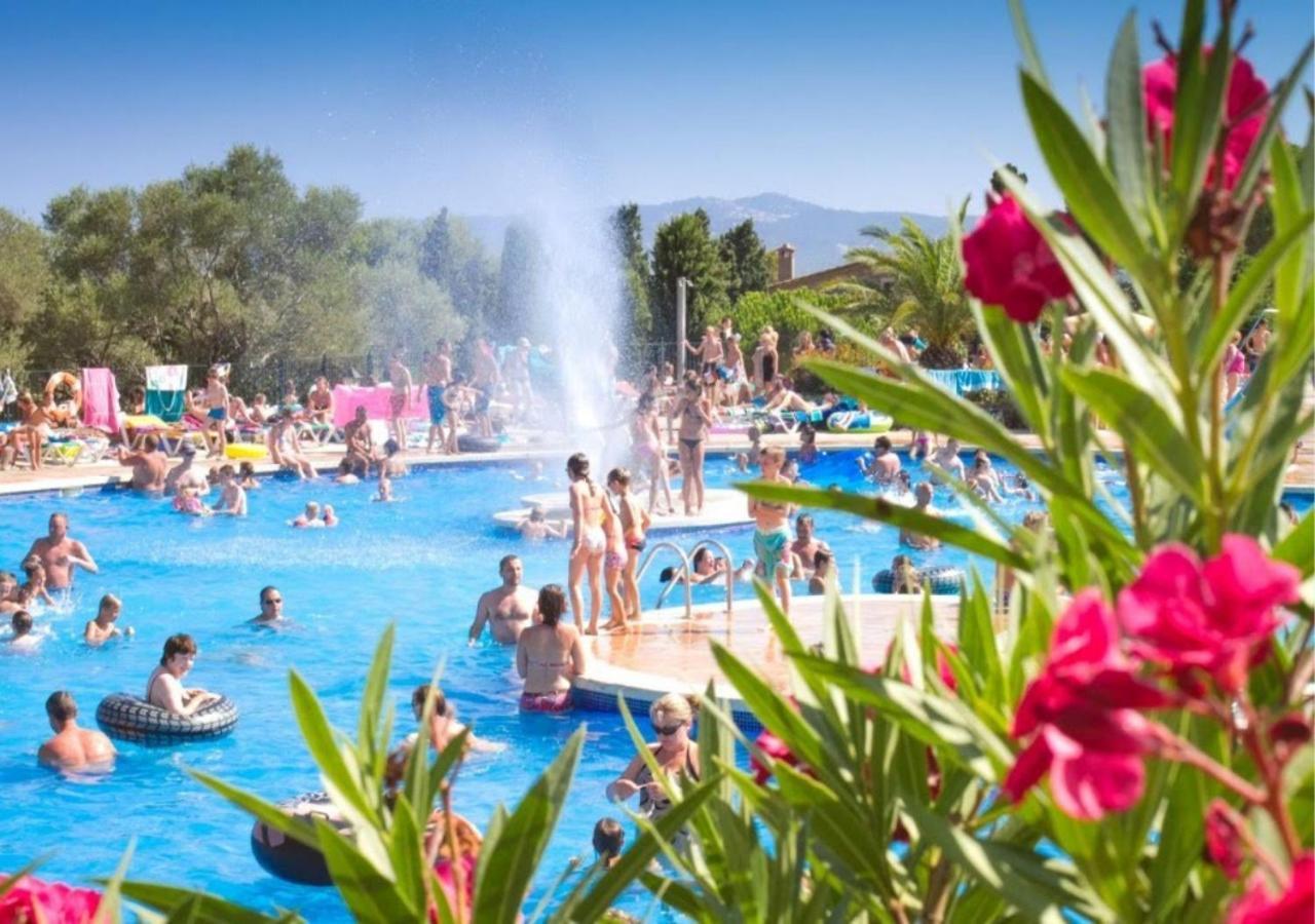 Castell Montgri - Mobile Homes By Lifestyle Holidays レスタルティット エクステリア 写真