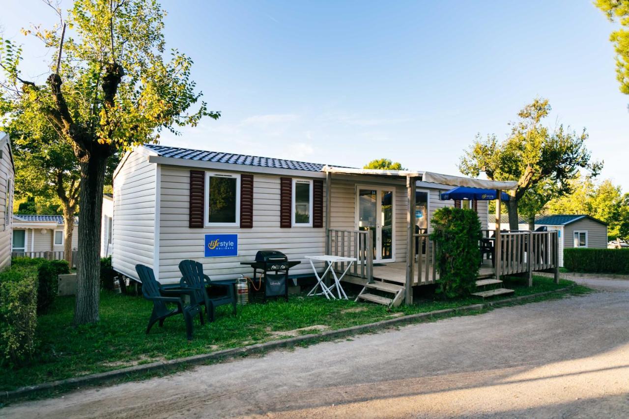 Castell Montgri - Mobile Homes By Lifestyle Holidays レスタルティット エクステリア 写真